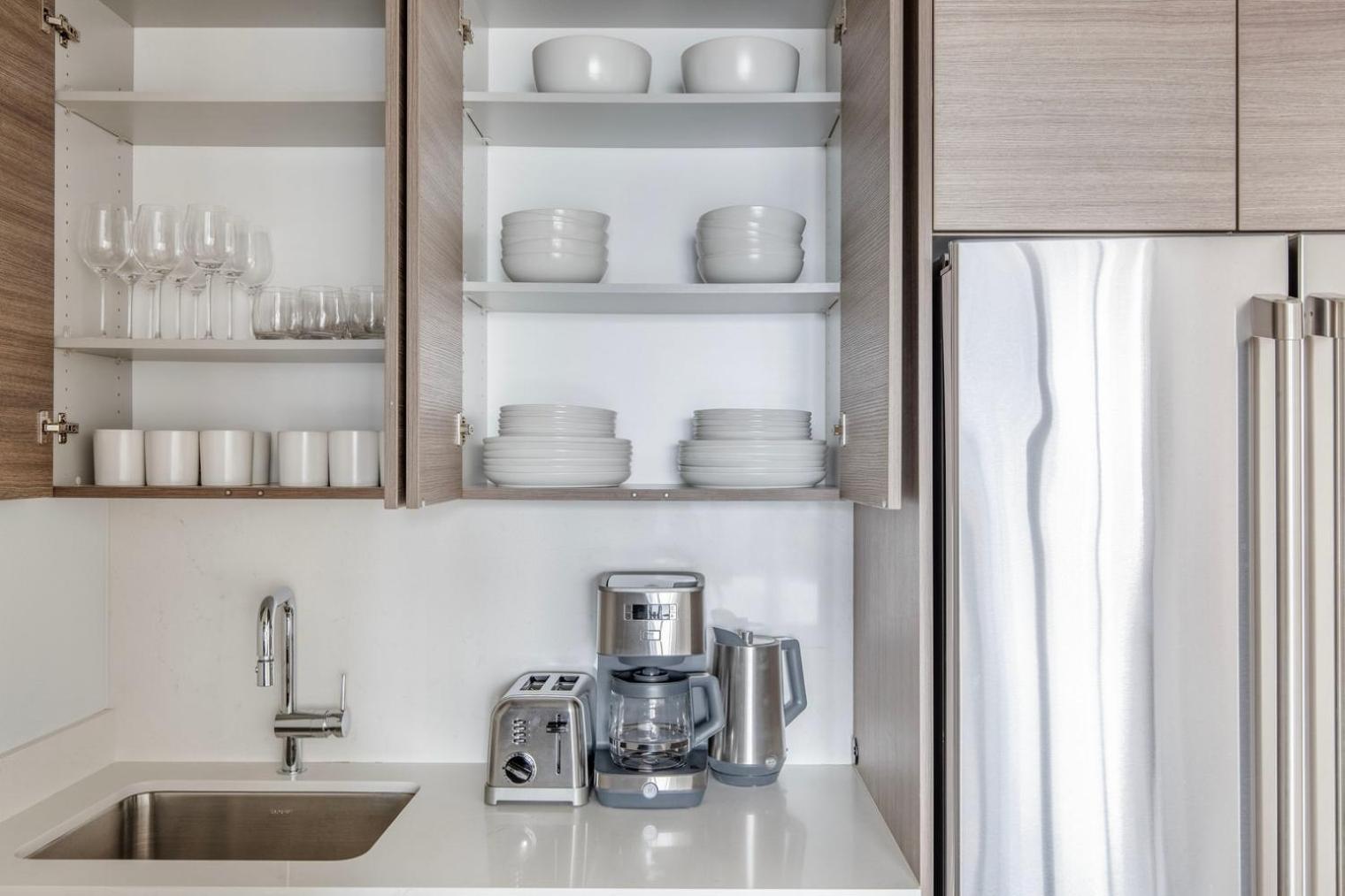 Midtown 2br W Gym Doorman Nr Times Square Nyc-1400 Appartement
