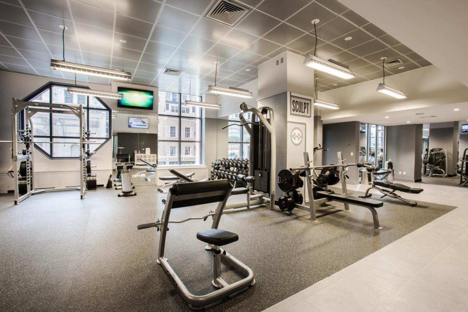 Midtown 2br W Gym Doorman Nr Times Square Nyc-1400 Appartement New York